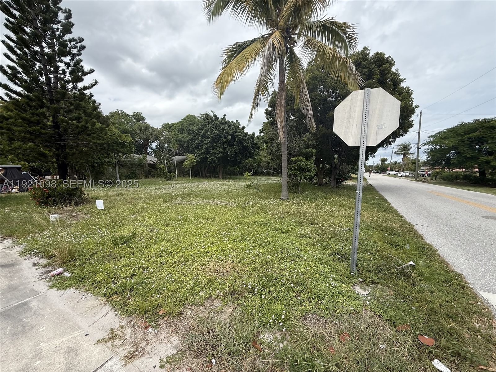 Real estate property located at 201 11th St, Broward, Monticello Park Amended P, Pompano Beach, FL