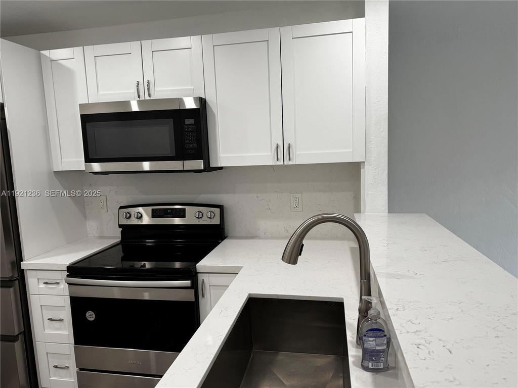 Real estate property located at 2034 Taylor St, Broward, Hollywood, Hollywood, FL
