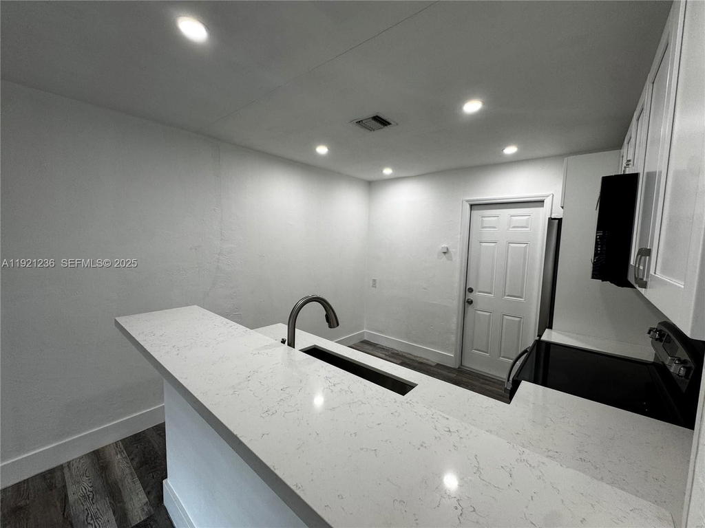 Real estate property located at 2034 Taylor St, Broward, Hollywood, Hollywood, FL