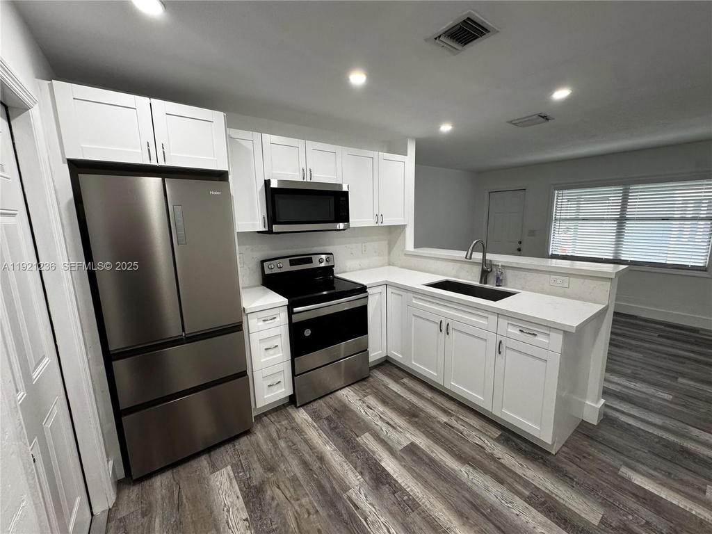 Real estate property located at 2034 Taylor St, Broward, Hollywood, Hollywood, FL