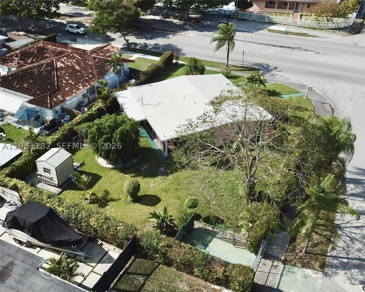 Real estate property located at 5600 112th Ct, Miami-dade, Westwood Lake 9th Addn, Miami, FL
