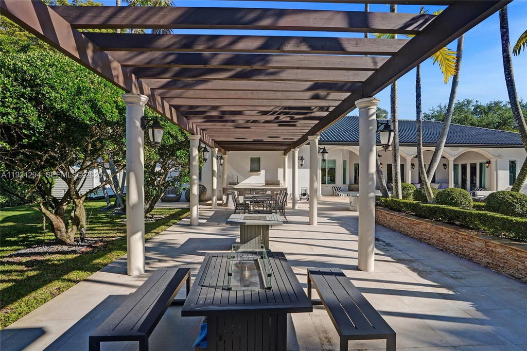 Real estate property located at 10400 62nd St, Miami-dade, Miller Drive Estates, Miami, FL
