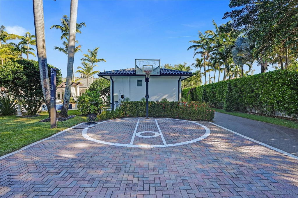 Real estate property located at 10400 62nd St, Miami-dade, Miller Drive Estates, Miami, FL