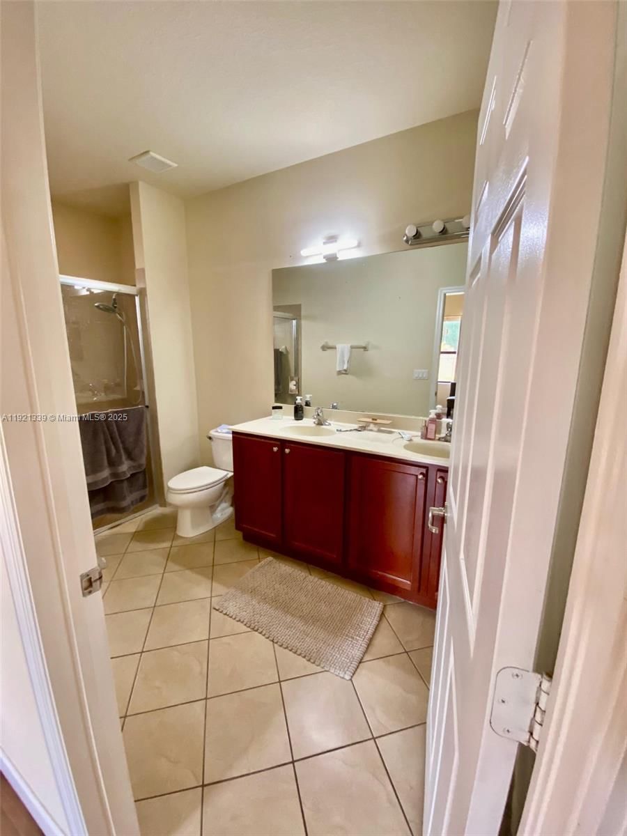 Real estate property located at 4318 164th Ct, Miami-dade, Interlaken, Miami, FL