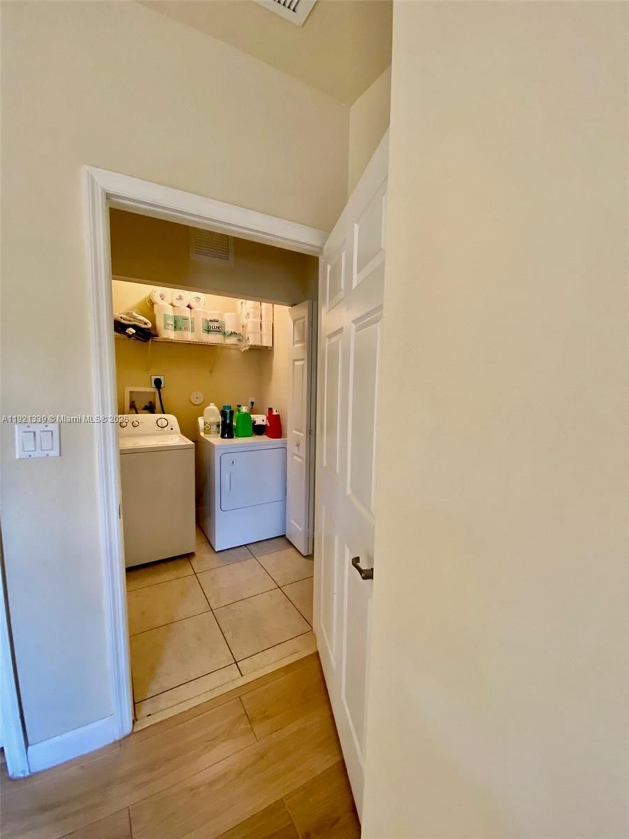 Real estate property located at 4318 164th Ct, Miami-dade, Interlaken, Miami, FL