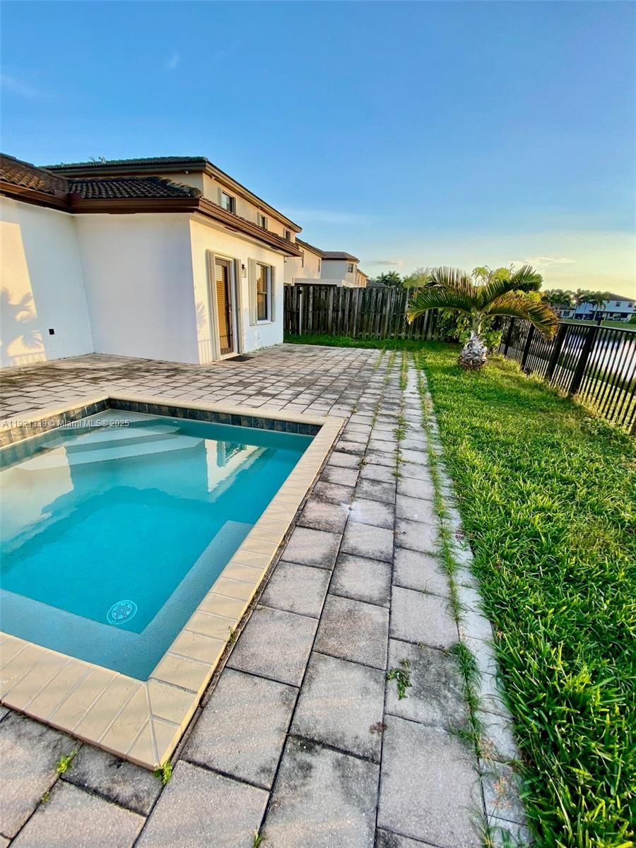 Real estate property located at 4318 164th Ct, Miami-dade, Interlaken, Miami, FL
