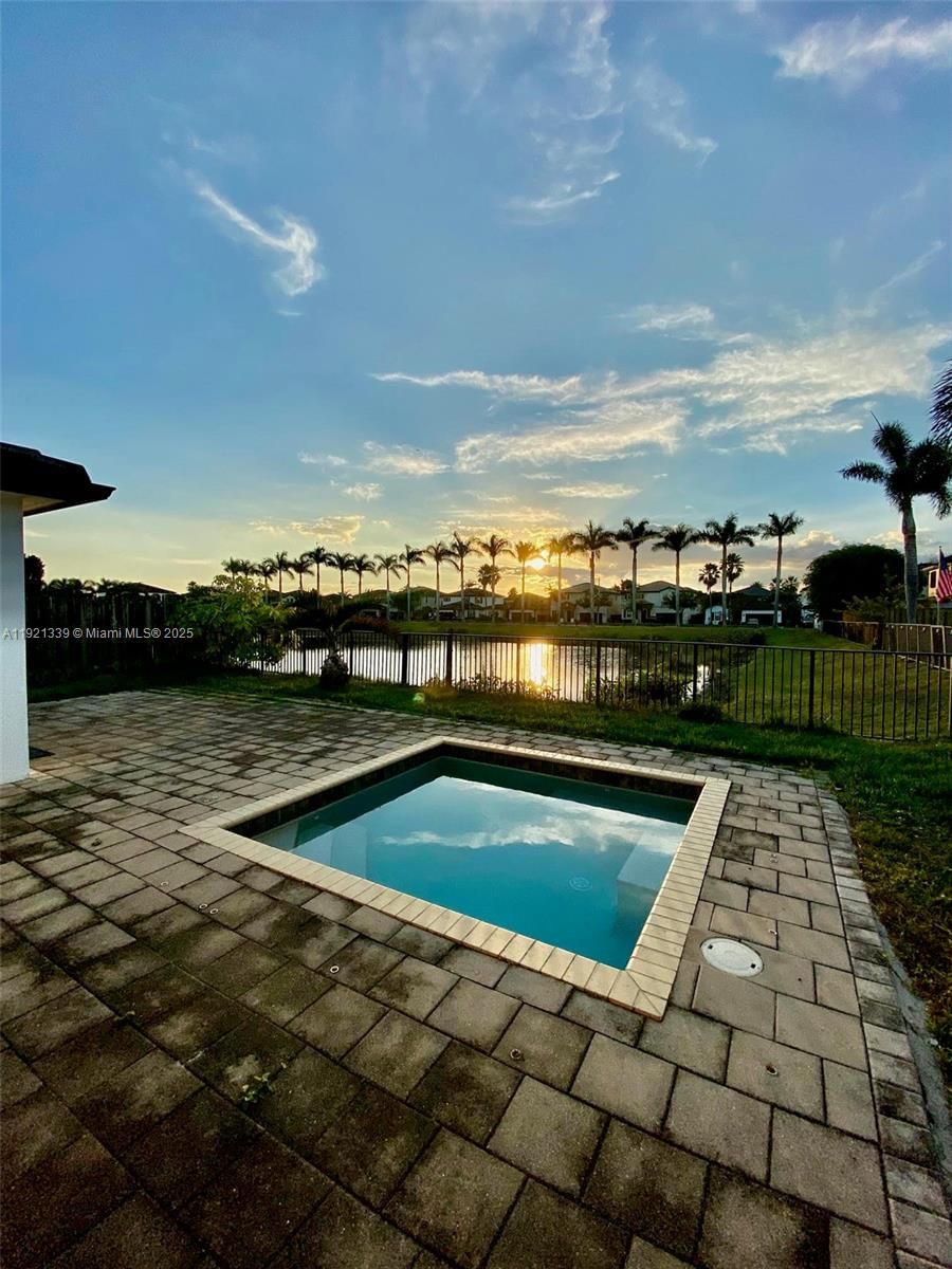 Real estate property located at 4318 164th Ct, Miami-dade, Interlaken, Miami, FL