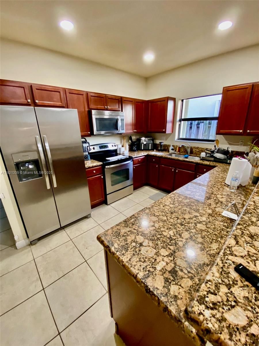 Real estate property located at 4318 164th Ct, Miami-dade, Interlaken, Miami, FL