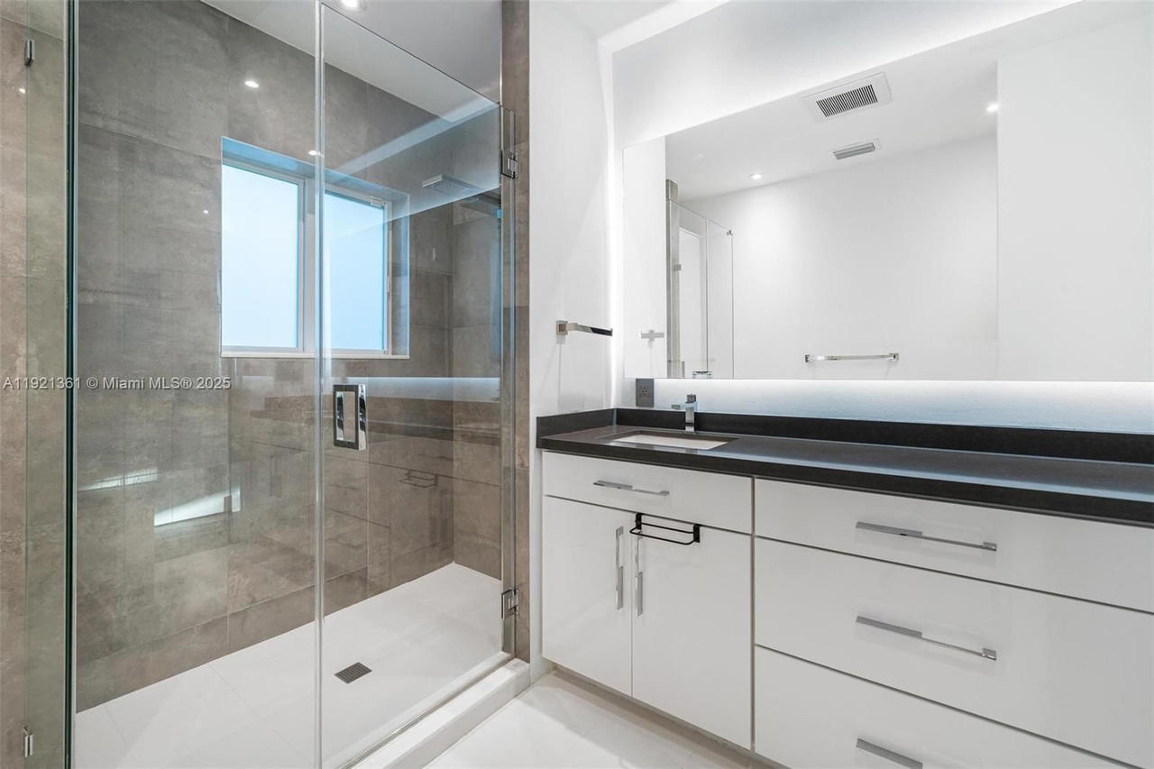 Real estate property located at 10618 11th ct, Miami-dade, Miami Shores Estates, Miami Shores, FL
