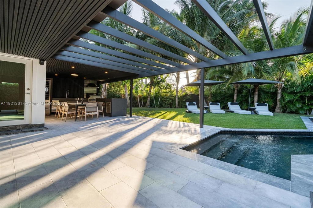 Real estate property located at 10618 11th ct, Miami-dade, Miami Shores Estates, Miami Shores, FL