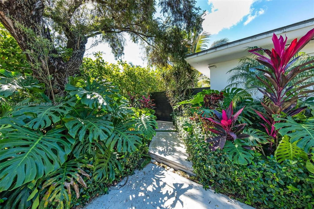 Real estate property located at 10618 11th ct, Miami-dade, Miami Shores Estates, Miami Shores, FL