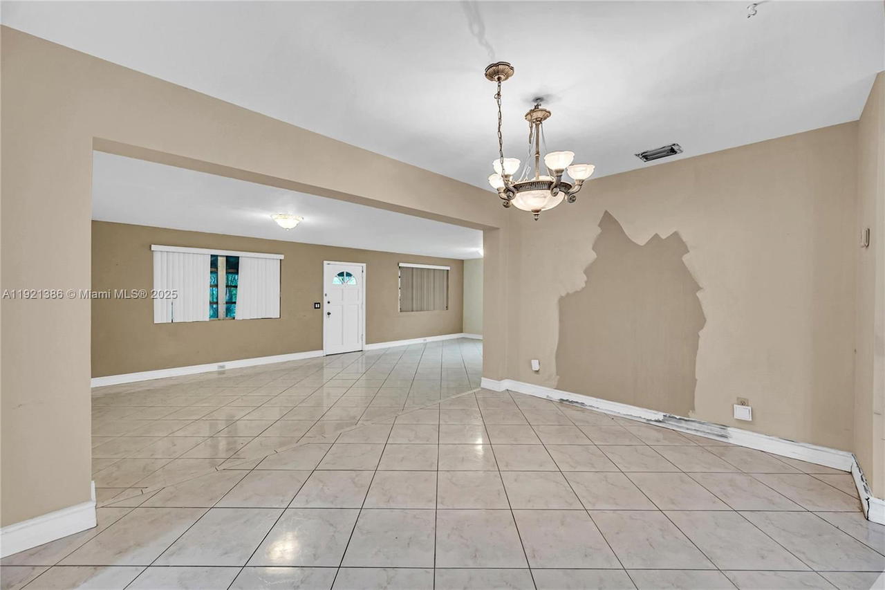 Real estate property located at 14500 5th Ct, Miami-dade, Oak Ranch Manor Corr Pl O, Miami, FL