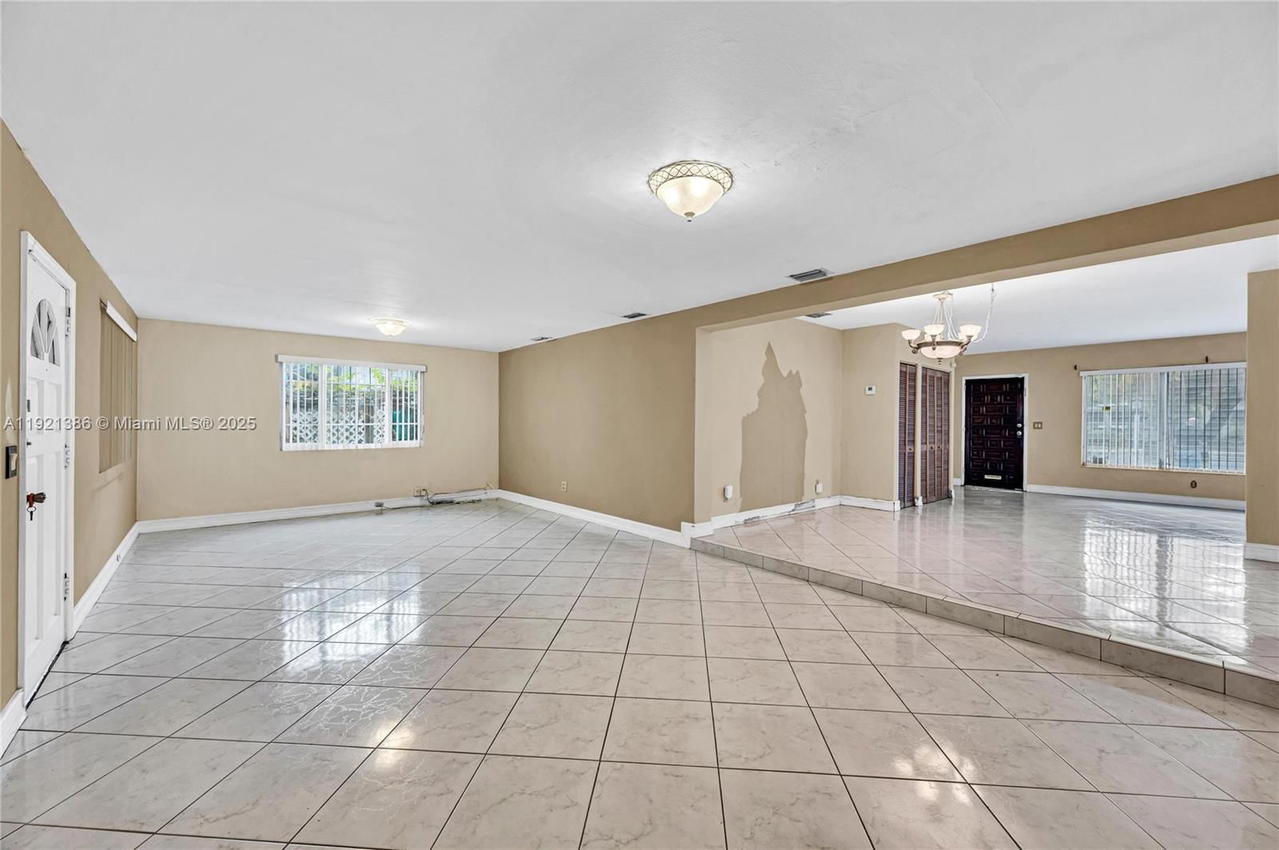 Real estate property located at 14500 5th Ct, Miami-dade, Oak Ranch Manor Corr Pl O, Miami, FL