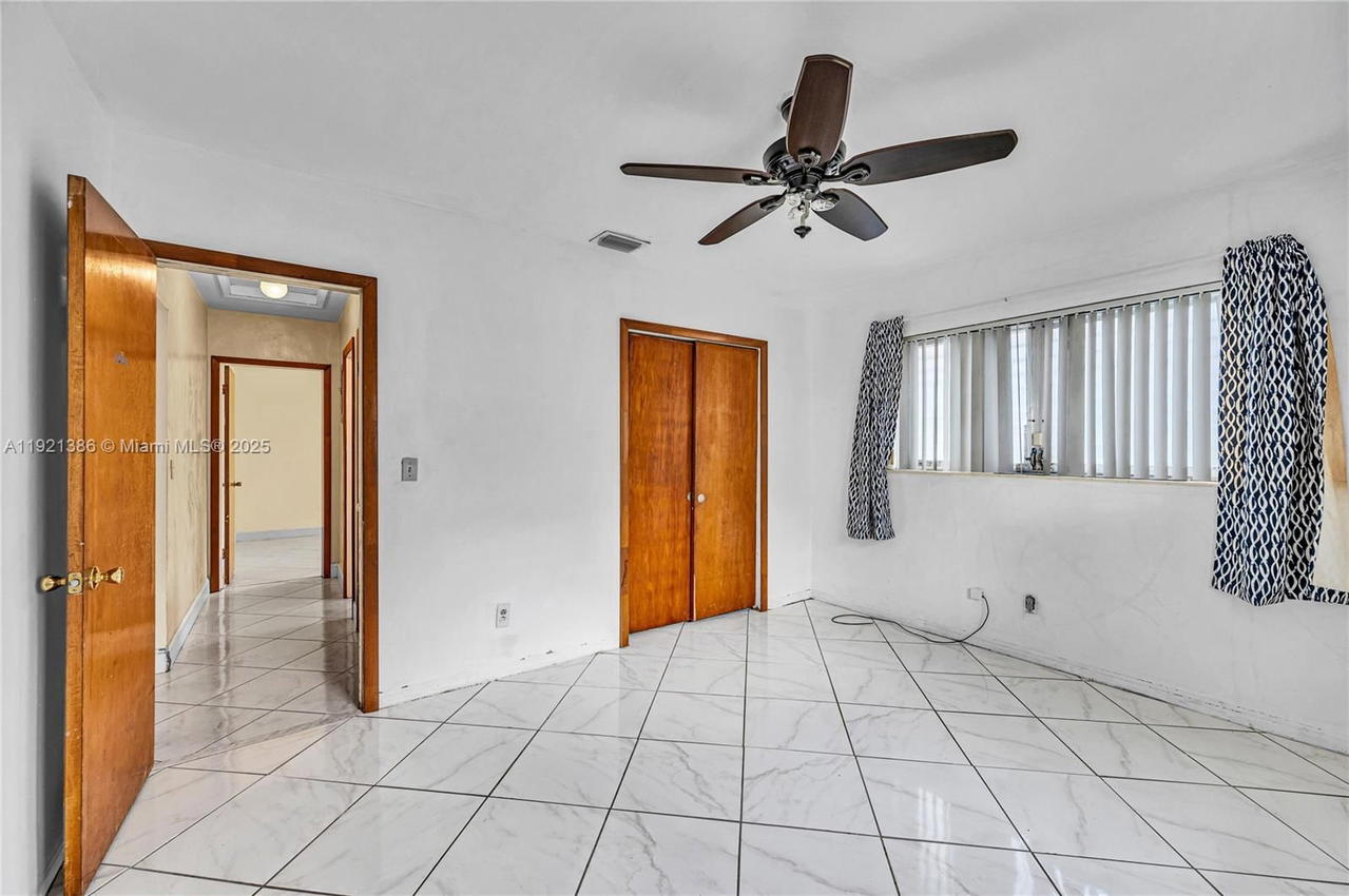 Real estate property located at 14500 5th Ct, Miami-dade, Oak Ranch Manor Corr Pl O, Miami, FL