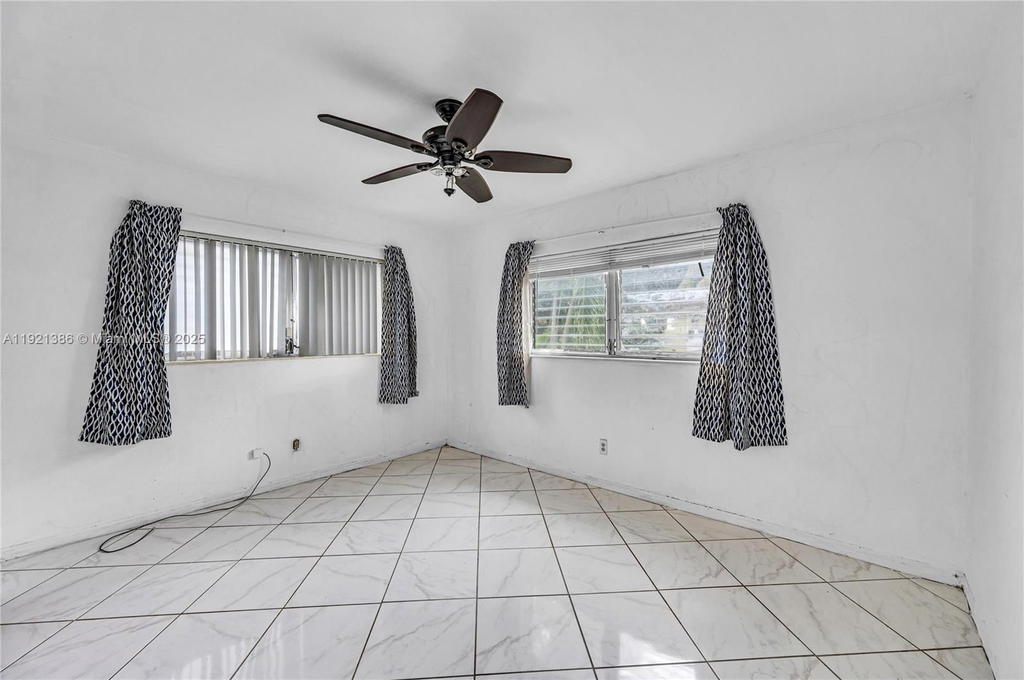 Real estate property located at 14500 5th Ct, Miami-dade, Oak Ranch Manor Corr Pl O, Miami, FL