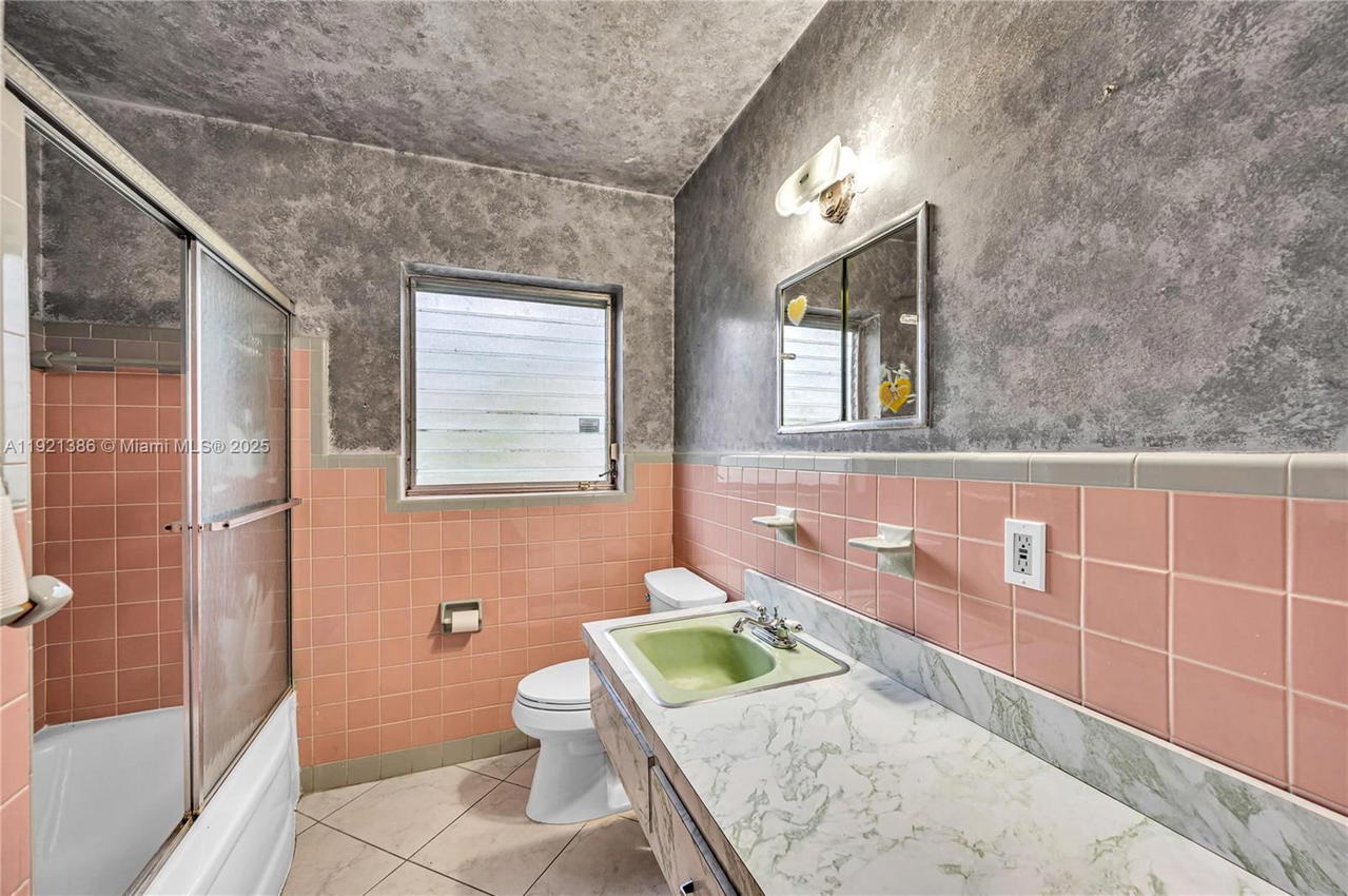 Real estate property located at 14500 5th Ct, Miami-dade, Oak Ranch Manor Corr Pl O, Miami, FL