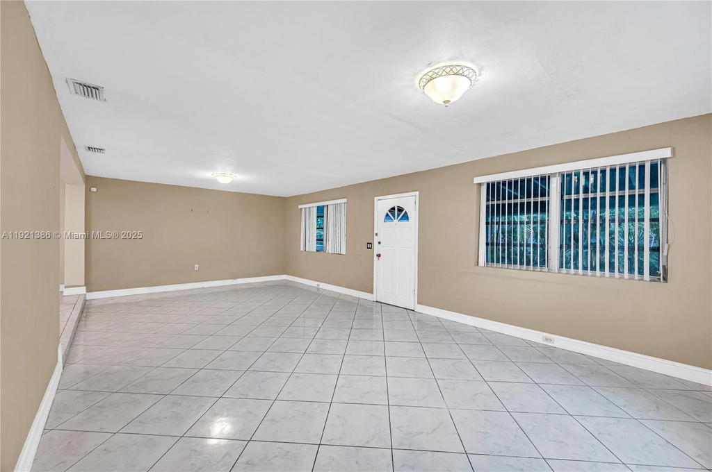 Real estate property located at 14500 5th Ct, Miami-dade, Oak Ranch Manor Corr Pl O, Miami, FL