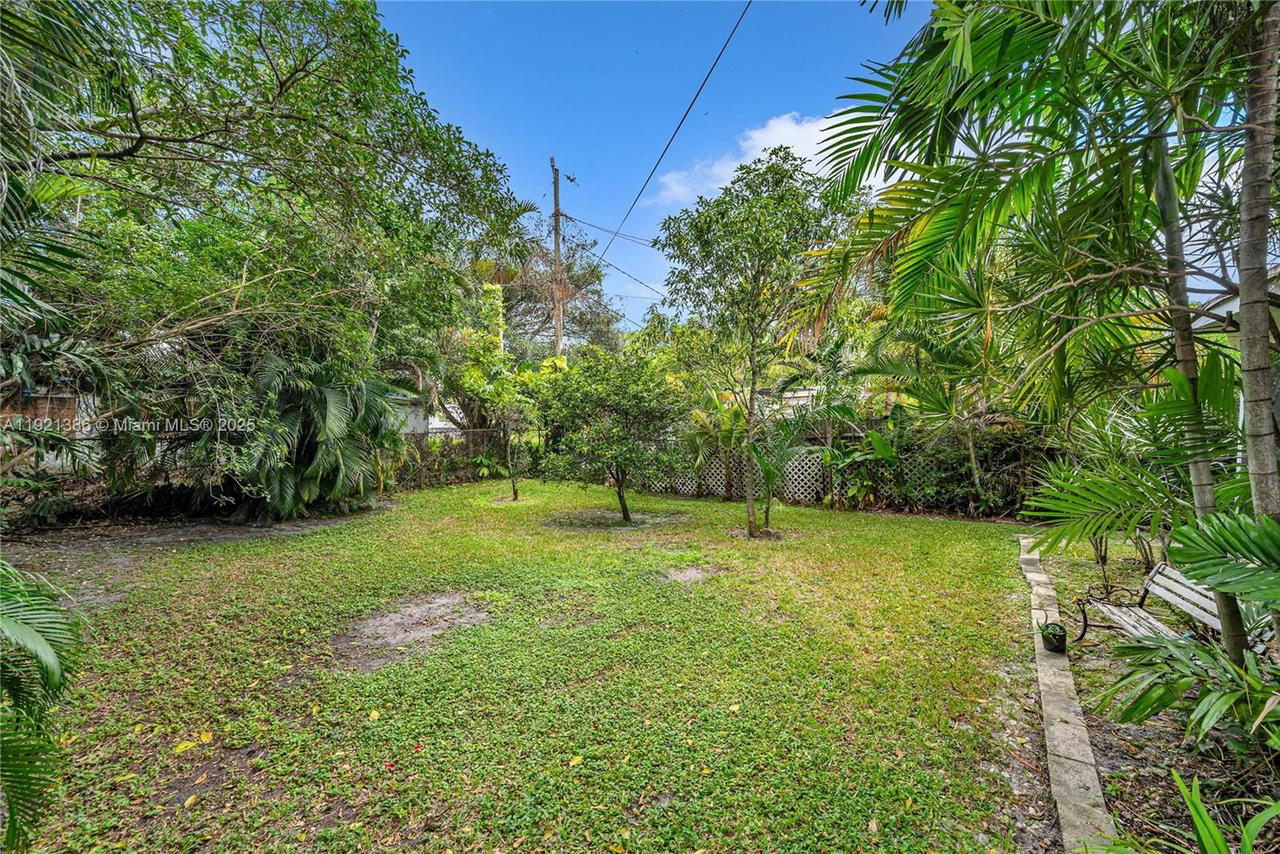 Real estate property located at 14500 5th Ct, Miami-dade, Oak Ranch Manor Corr Pl O, Miami, FL