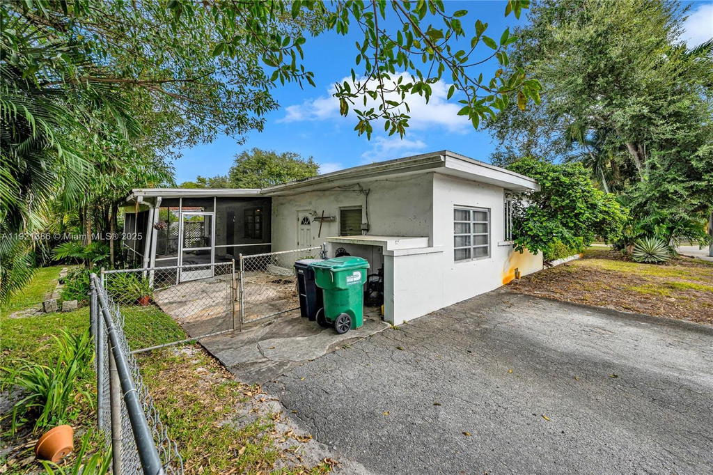 Real estate property located at 14500 5th Ct, Miami-dade, Oak Ranch Manor Corr Pl O, Miami, FL