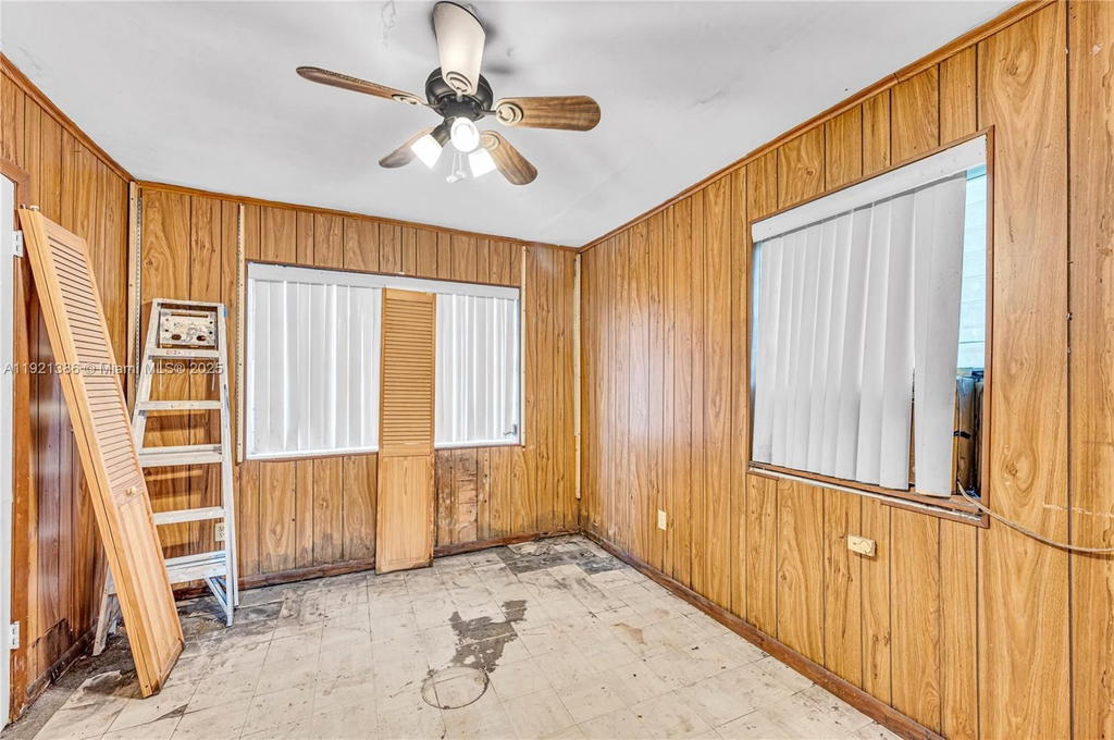 Real estate property located at 14500 5th Ct, Miami-dade, Oak Ranch Manor Corr Pl O, Miami, FL