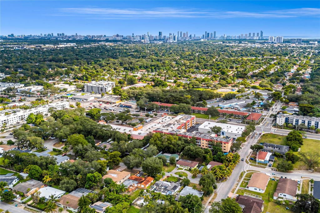 Real estate property located at 14500 5th Ct, Miami-dade, Oak Ranch Manor Corr Pl O, Miami, FL