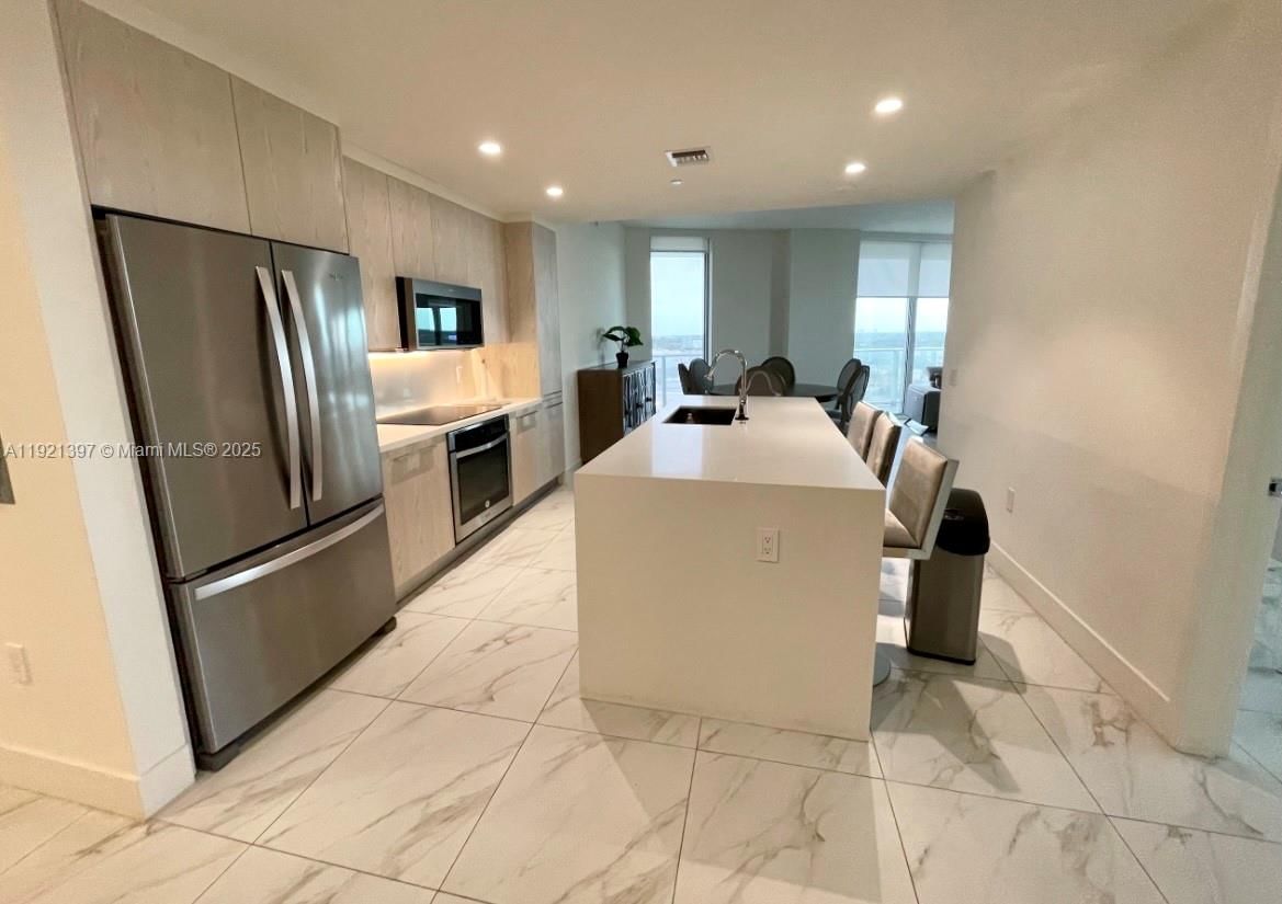 Real estate property located at 2000 Metropica Way #1009, Broward, Metropica North Tower One, Sunrise, FL