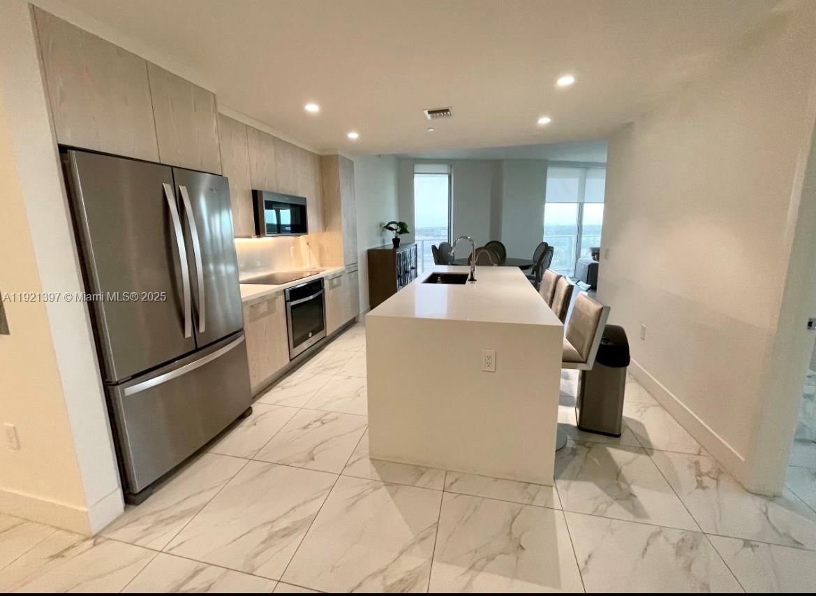 Real estate property located at 2000 Metropica Way #1009, Broward, Metropica North Tower One, Sunrise, FL