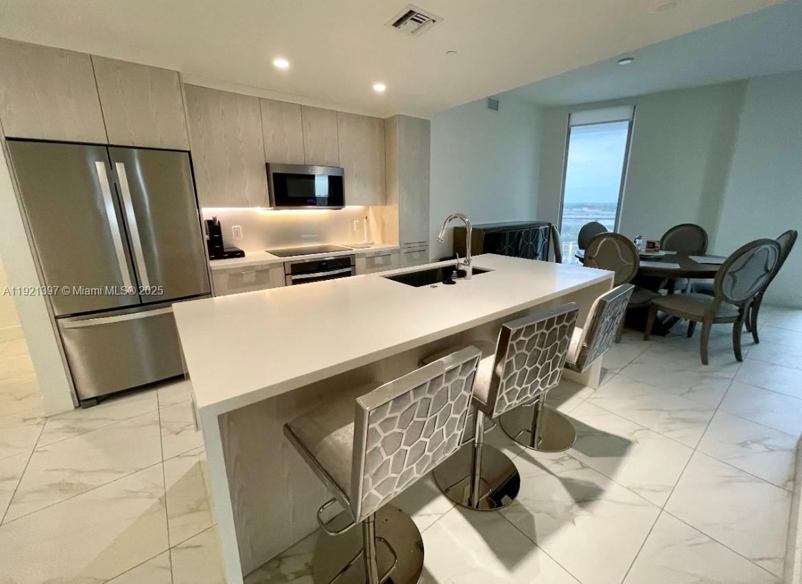 Real estate property located at 2000 Metropica Way #1009, Broward, Metropica North Tower One, Sunrise, FL