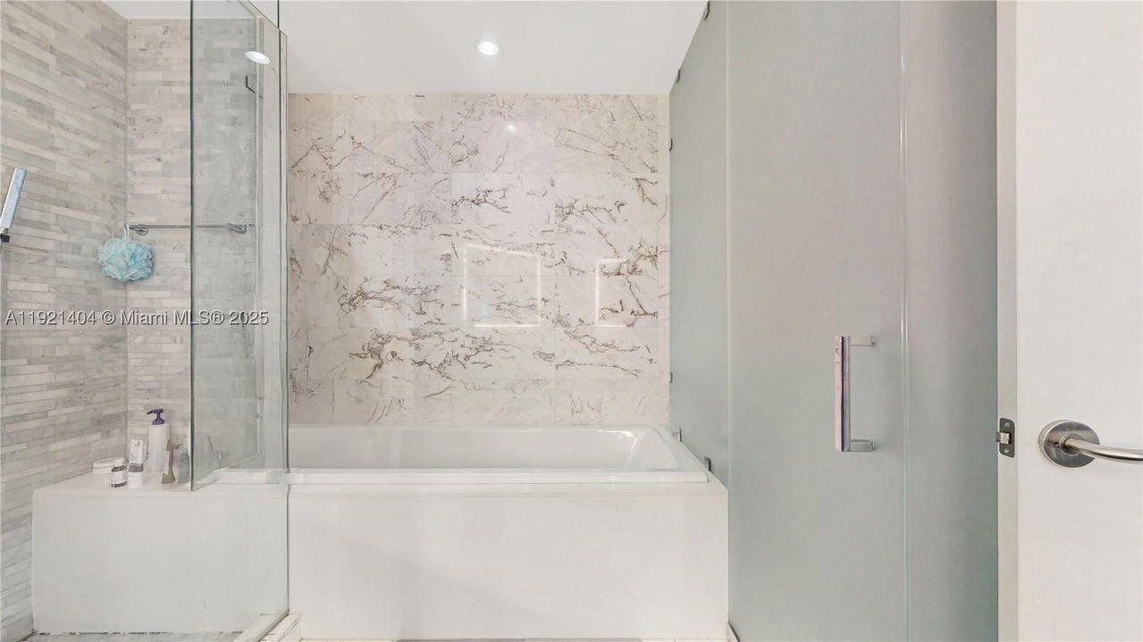 Real estate property located at 851 1st Ave #1508, Miami-dade, Paramount Miami Worldcent, Miami, FL