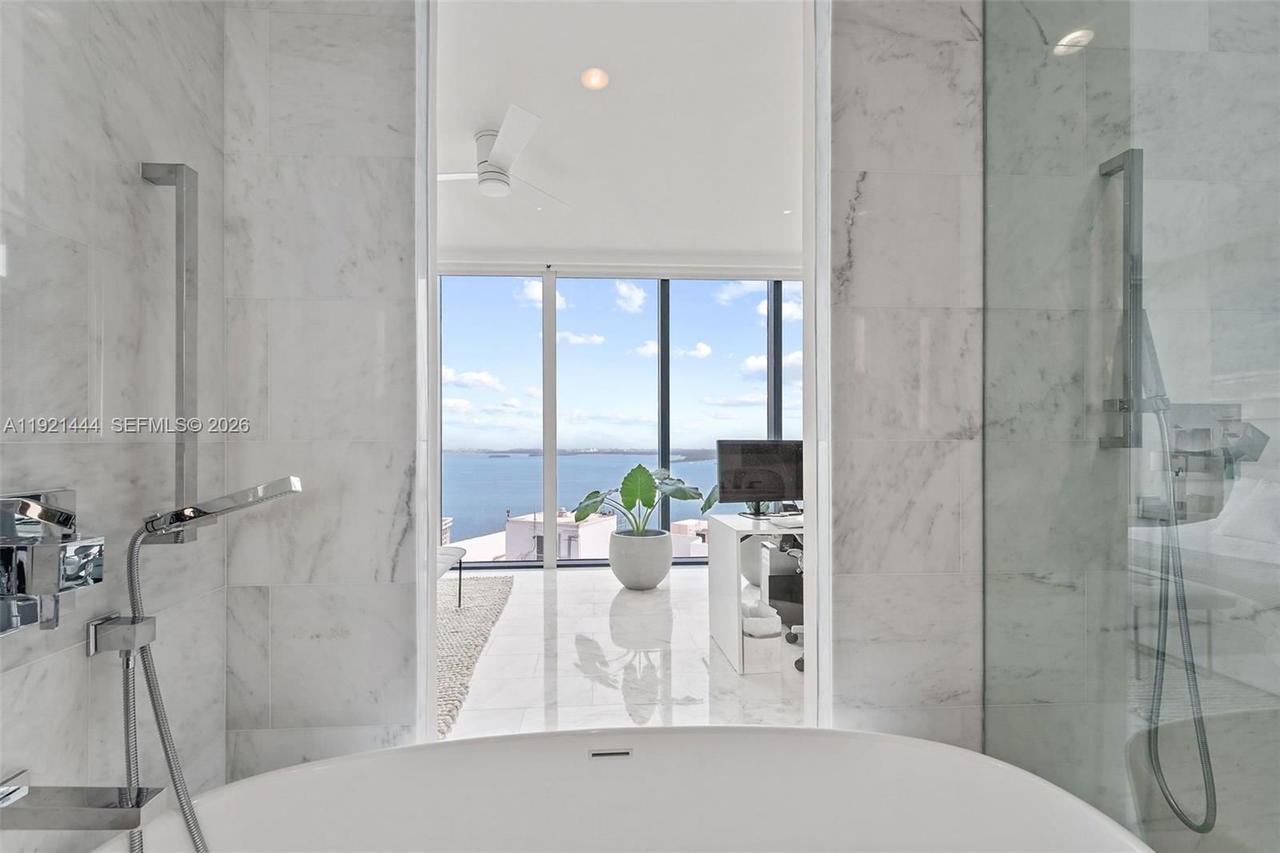 Real estate property located at 1451 Brickell Ave #2802, Miami-dade, Echo Brickell Condo, Miami, FL