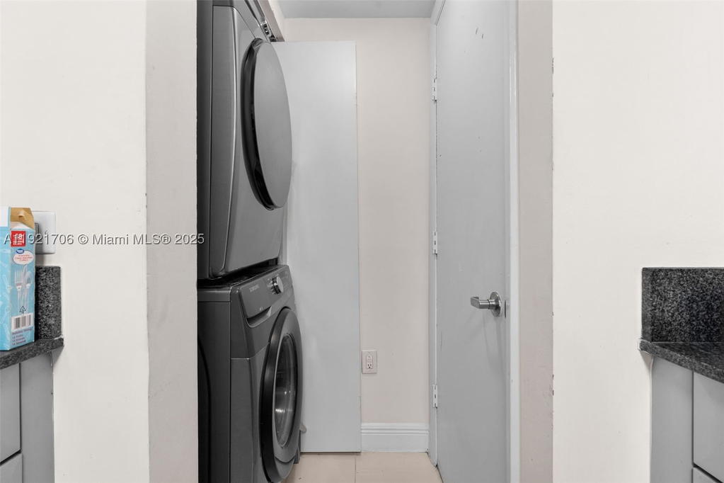Real estate property located at 1871 S River Dr #1402, Miami-dade, Terrazas Riverpark Villag, Miami, FL