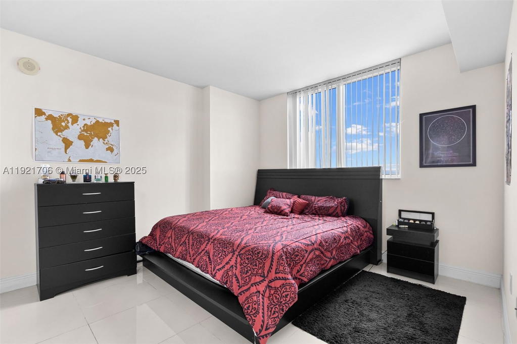 Real estate property located at 1871 S River Dr #1402, Miami-dade, Terrazas Riverpark Villag, Miami, FL