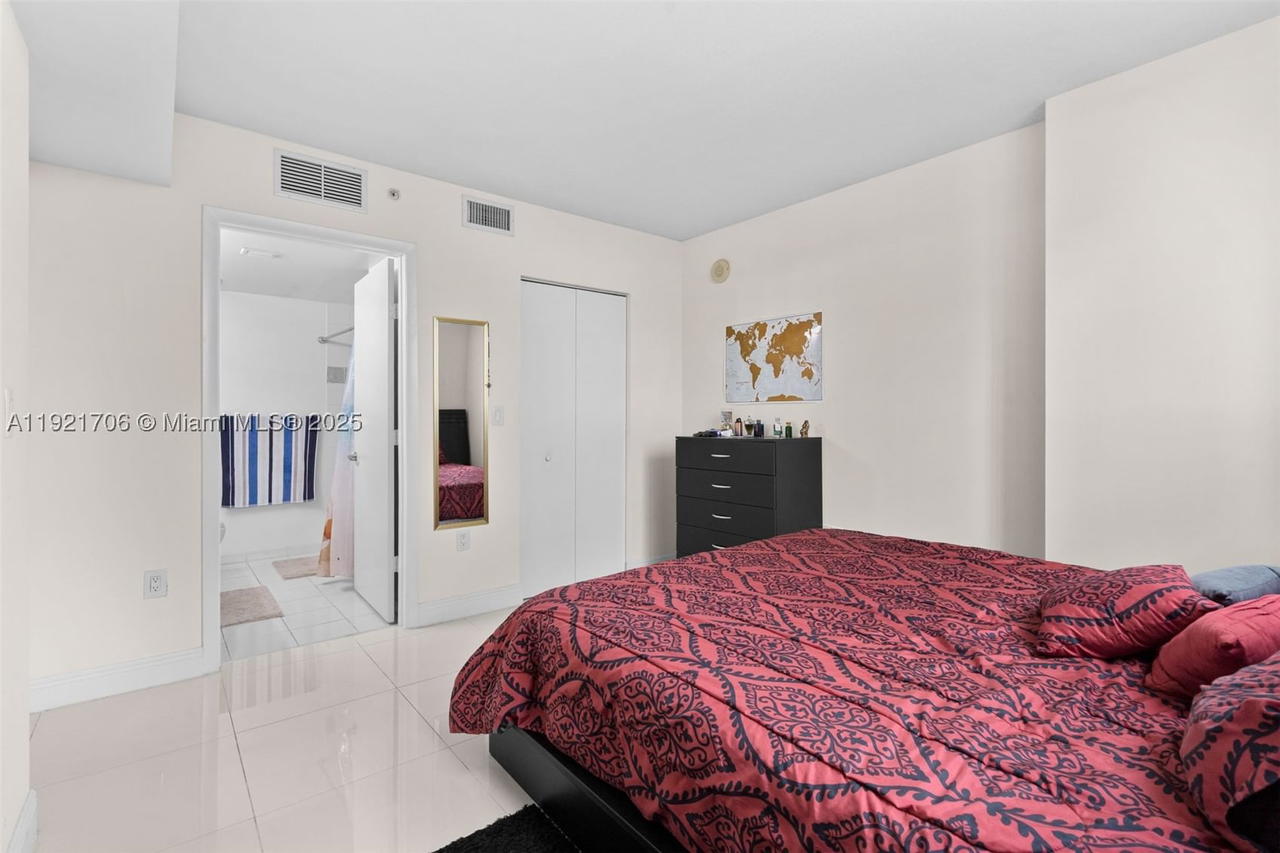 Real estate property located at 1871 S River Dr #1402, Miami-dade, Terrazas Riverpark Villag, Miami, FL