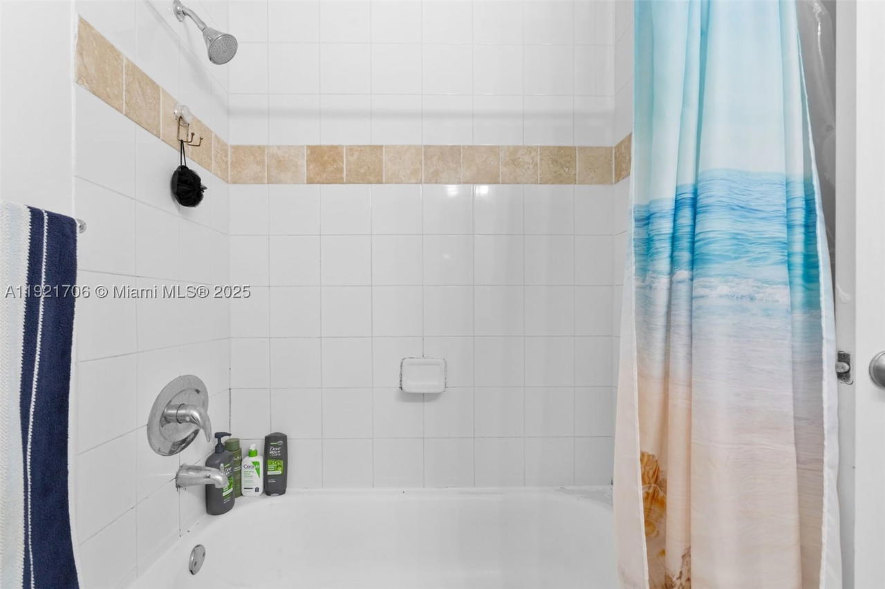 Real estate property located at 1871 S River Dr #1402, Miami-dade, Terrazas Riverpark Villag, Miami, FL