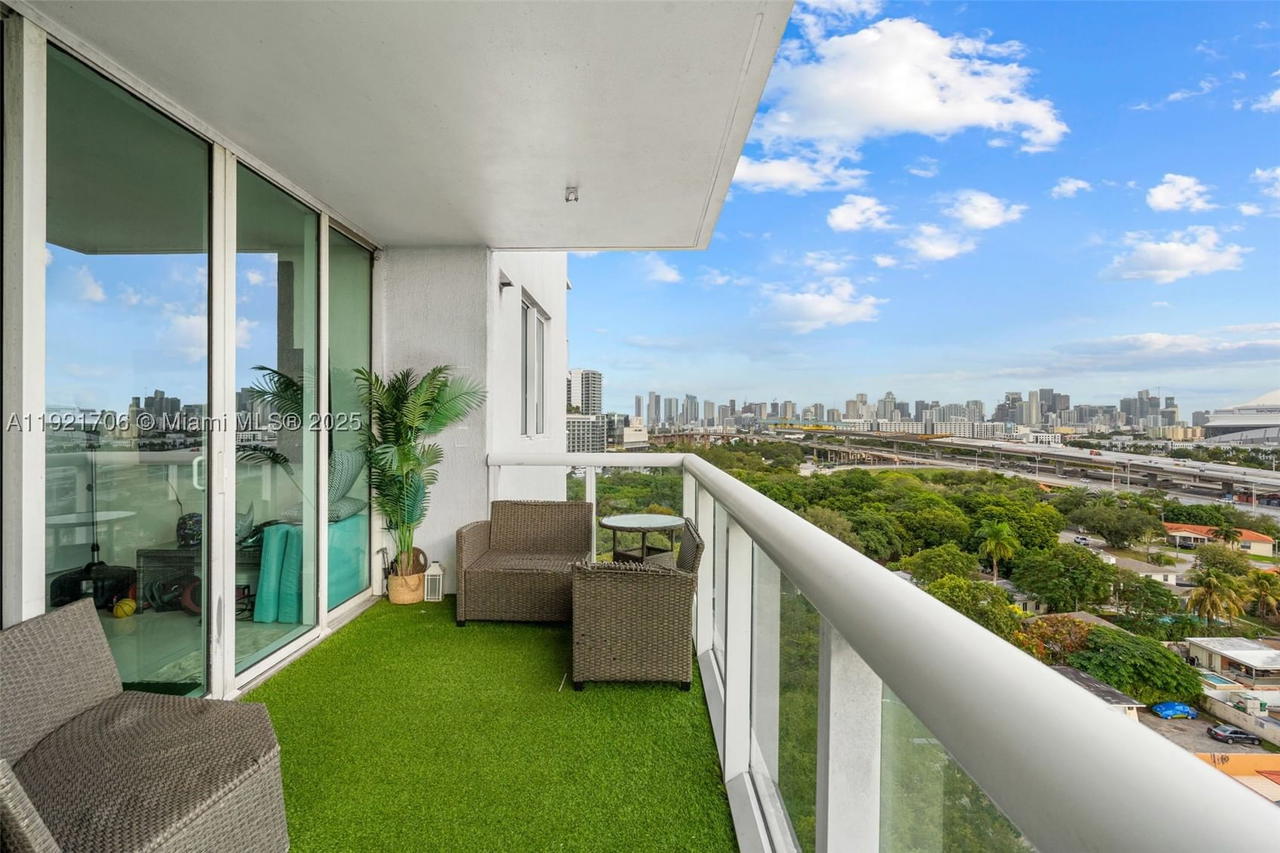Real estate property located at 1871 S River Dr #1402, Miami-dade, Terrazas Riverpark Villag, Miami, FL