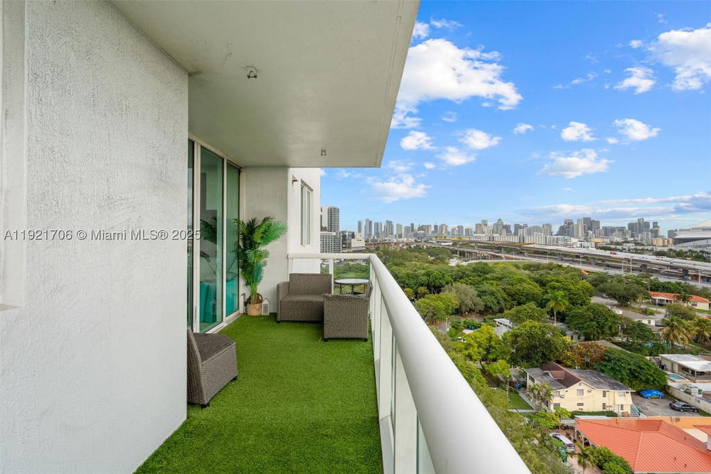 Real estate property located at 1871 S River Dr #1402, Miami-dade, Terrazas Riverpark Villag, Miami, FL