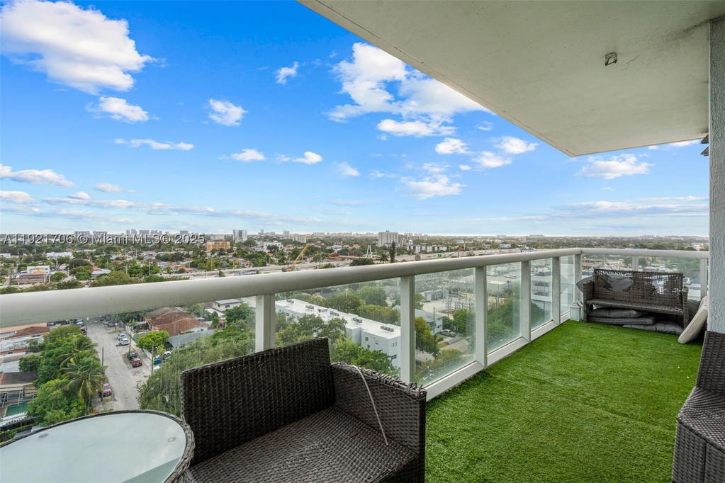 Real estate property located at 1871 S River Dr #1402, Miami-dade, Terrazas Riverpark Villag, Miami, FL