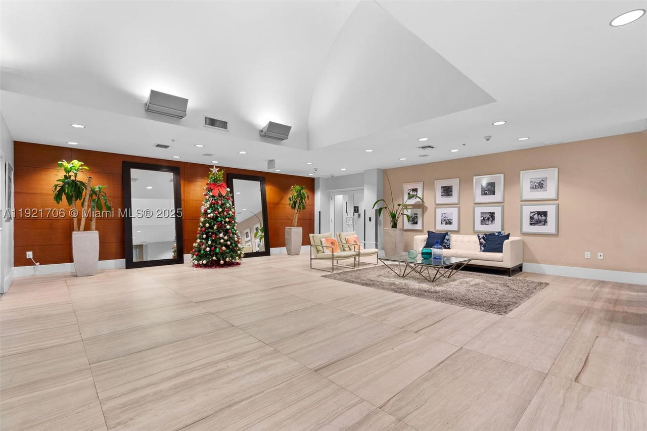 Real estate property located at 1871 S River Dr #1402, Miami-dade, Terrazas Riverpark Villag, Miami, FL