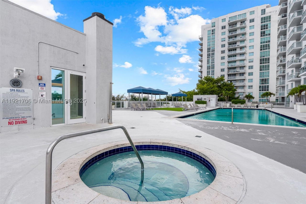 Real estate property located at 1871 S River Dr #1402, Miami-dade, Terrazas Riverpark Villag, Miami, FL