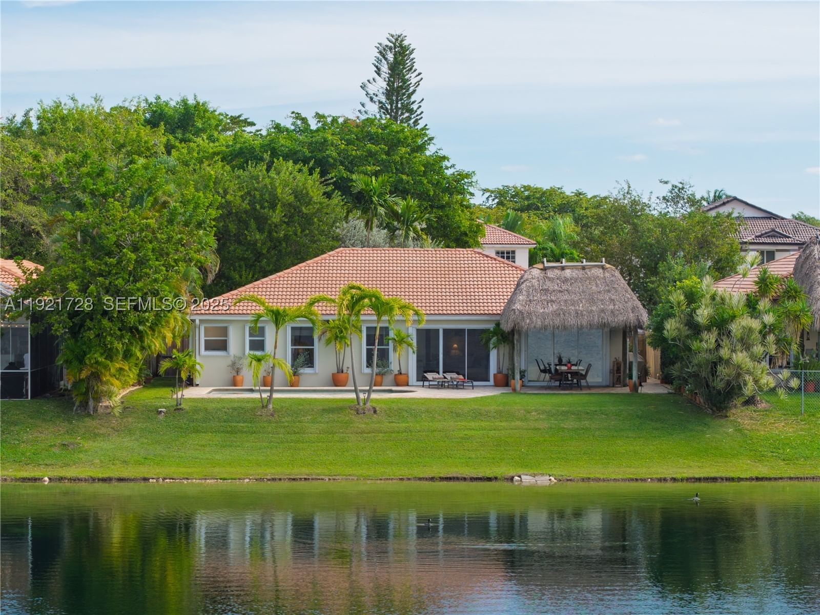Real estate property located at 21320 92nd Ave, Miami-dade, Lakes By The Bay Sec 10, Cutler Bay, FL