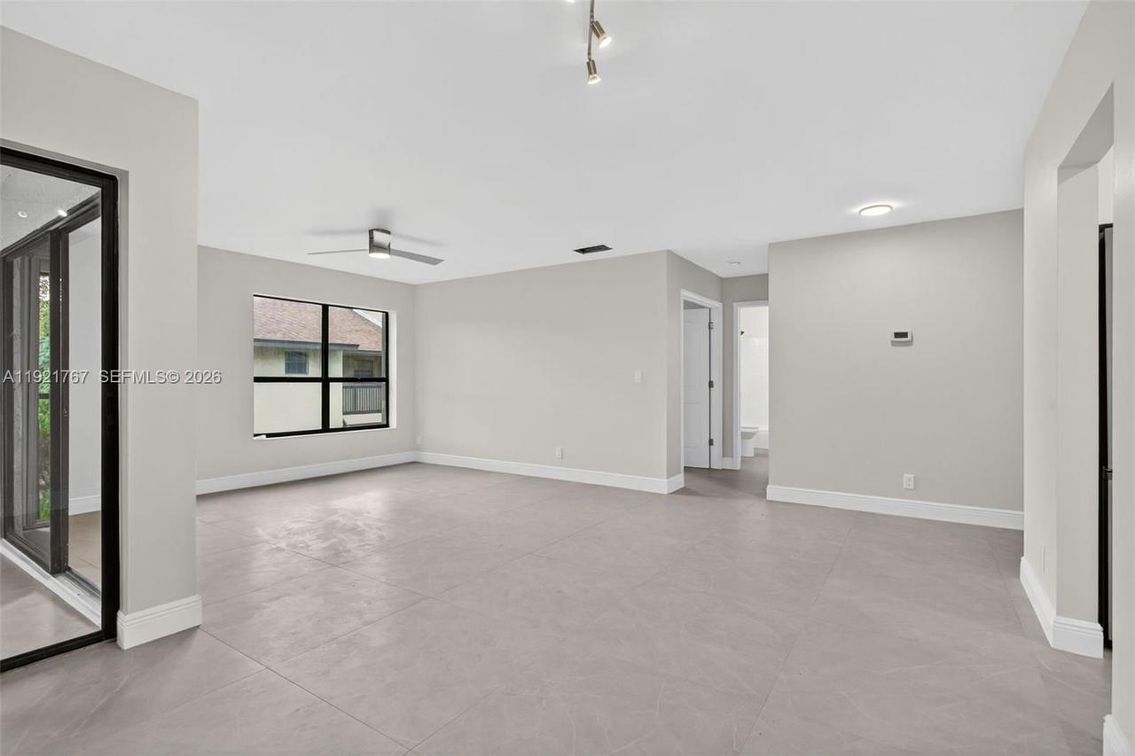 Real estate property located at 3697 Cocoplum Cir #3537, Broward, Karanda Village Iii-a Con, Coconut Creek, FL