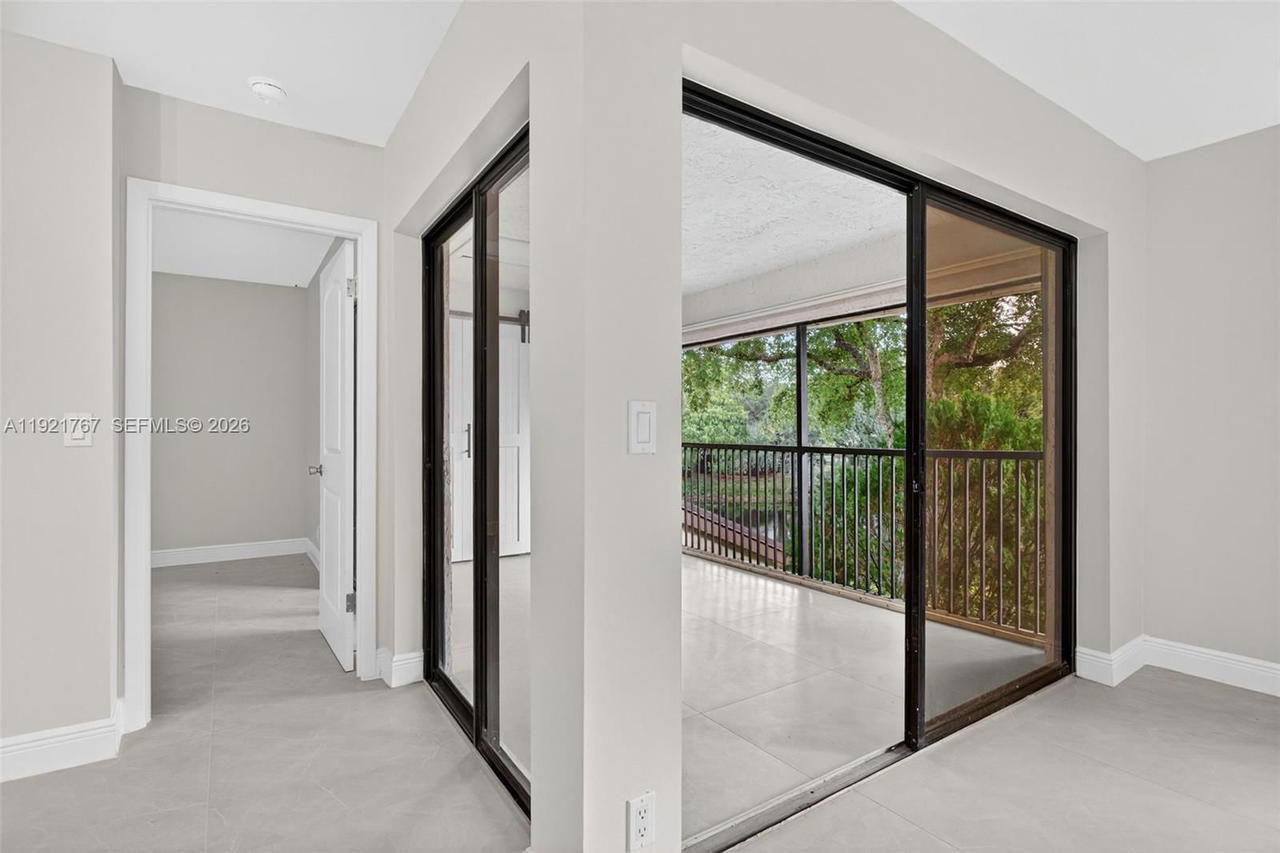 Real estate property located at 3697 Cocoplum Cir #3537, Broward, Karanda Village Iii-a Con, Coconut Creek, FL