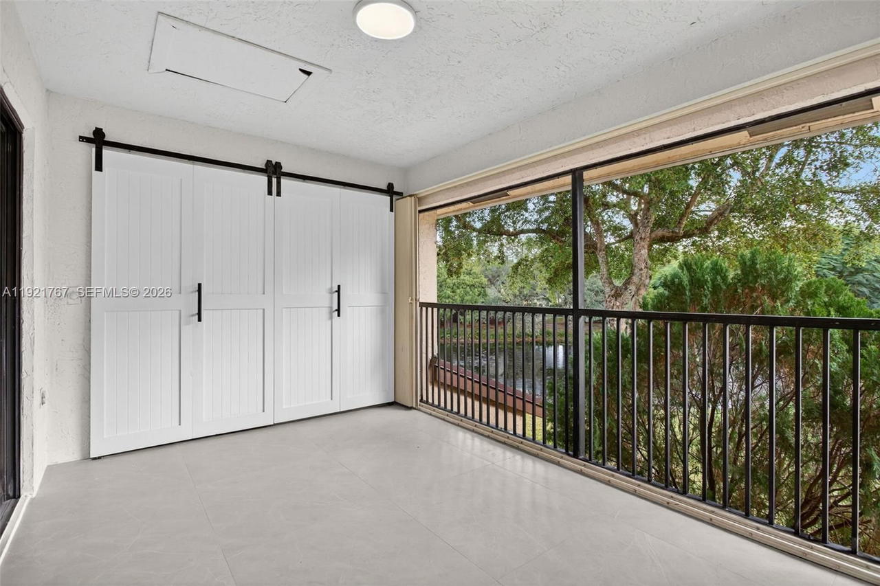 Real estate property located at 3697 Cocoplum Cir #3537, Broward, Karanda Village Iii-a Con, Coconut Creek, FL