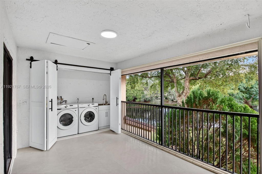 Real estate property located at 3697 Cocoplum Cir #3537, Broward, Karanda Village Iii-a Con, Coconut Creek, FL