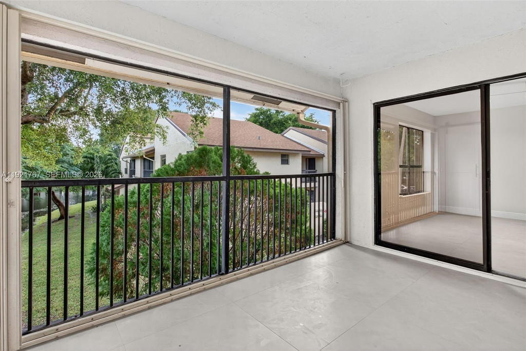 Real estate property located at 3697 Cocoplum Cir #3537, Broward, Karanda Village Iii-a Con, Coconut Creek, FL
