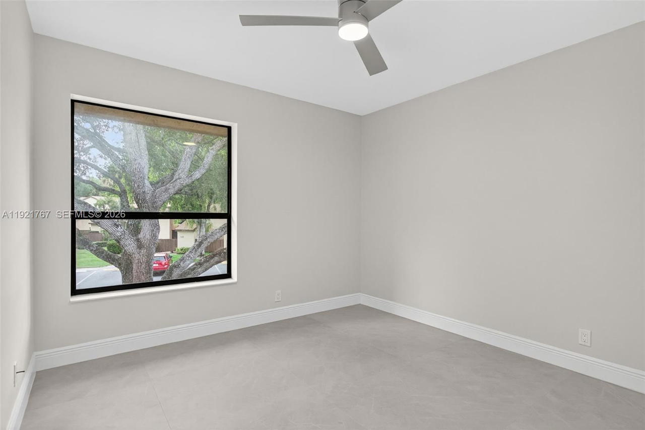 Real estate property located at 3697 Cocoplum Cir #3537, Broward, Karanda Village Iii-a Con, Coconut Creek, FL