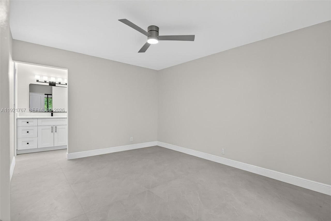 Real estate property located at 3697 Cocoplum Cir #3537, Broward, Karanda Village Iii-a Con, Coconut Creek, FL