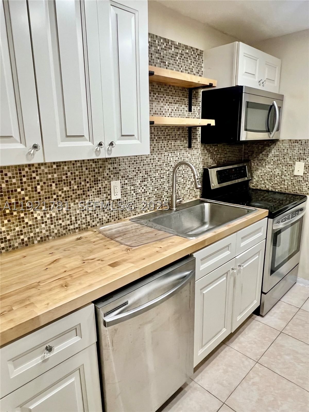 Real estate property located at 1631 46th Ave #119, Broward, Edgewood Greens Condo, Lauderhill, FL