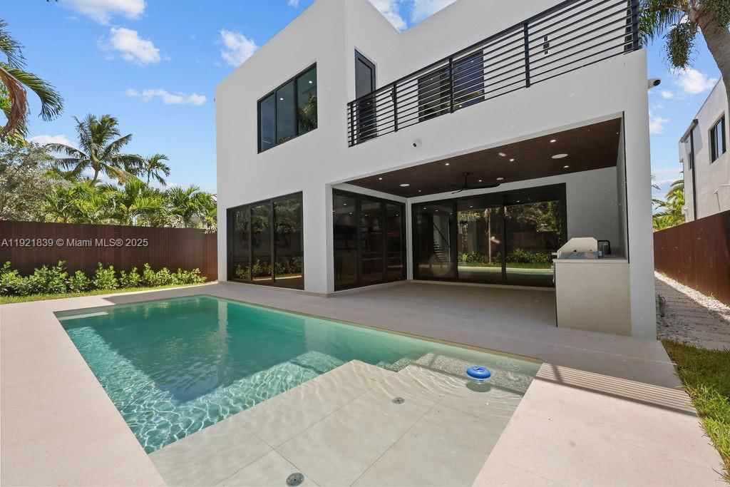Real estate property located at 618 17th Way, Broward, Victoria Park Corr Amen P, Fort Lauderdale, FL