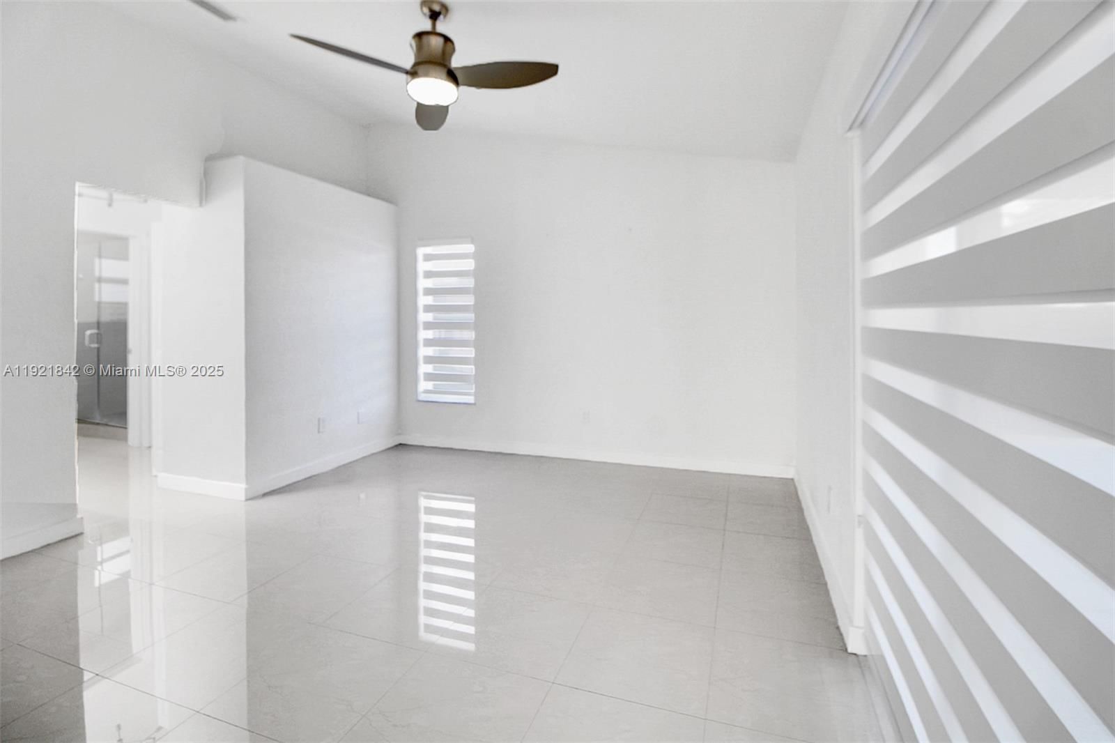 Real estate property located at 15251 56th Terrace, Miami-dade, Westwind Lakes Sec 4, Kendall, FL